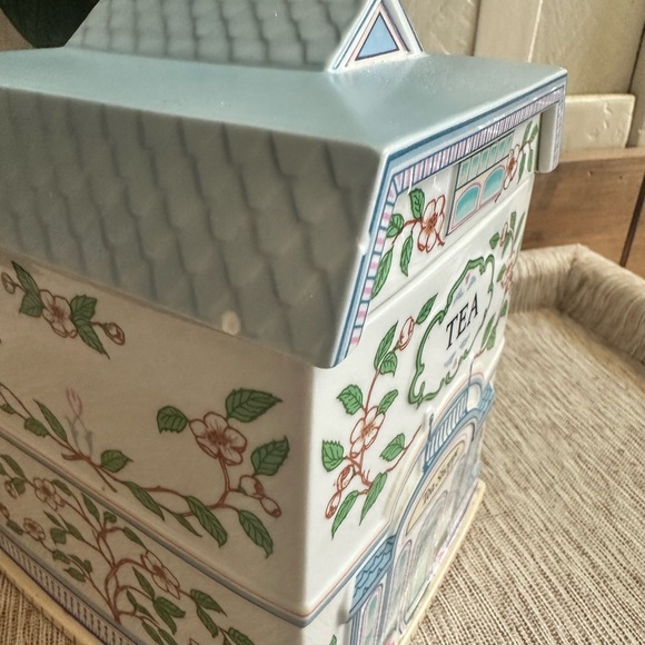 Lenox Spice Village Blue and Green Floral Tea Shoppe Canister - Picture 2 of 9